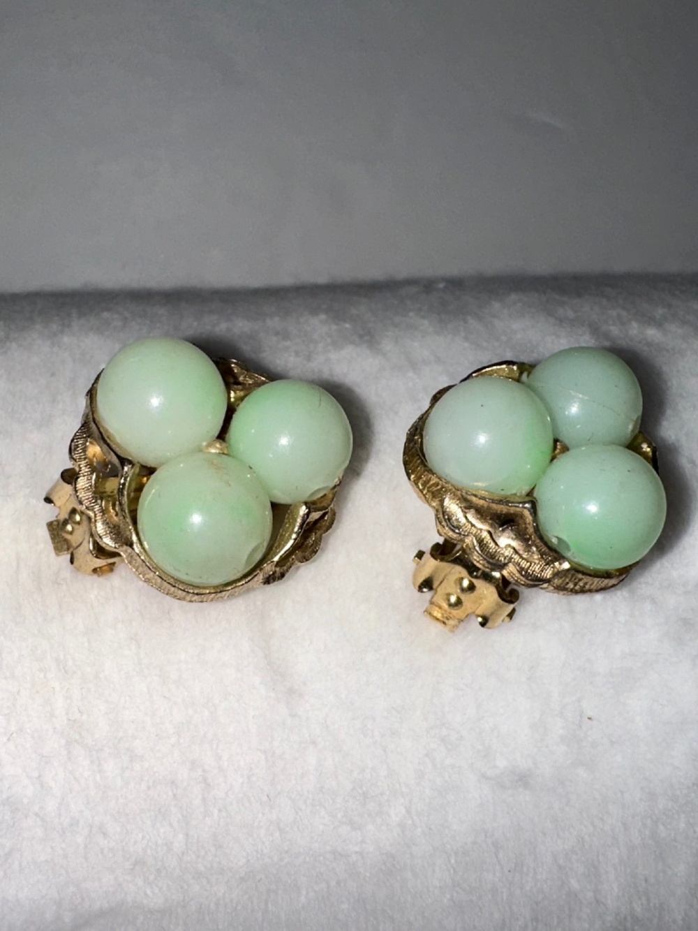 Vintage Estate Goldtone & Lt Green Beaded Cluster Clip Earrings